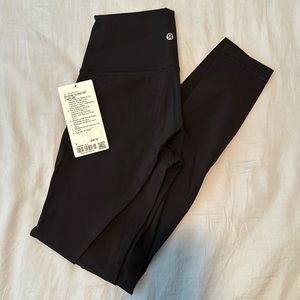 NWT Lululemon black leggings 28” wunder under HR